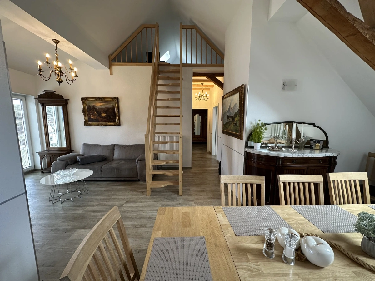Unterkunft Obergeschoss Kleinkarlbach - Helle Zimmer mit Pfalz-Blick